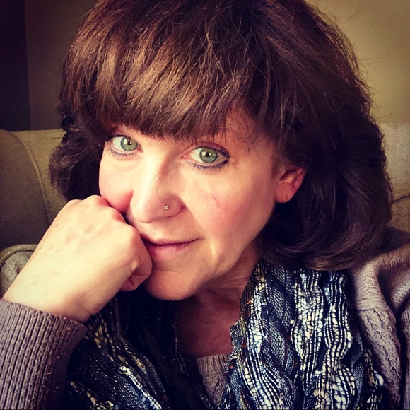 Meet your Posher, Marybeth - Picture 2 of 4